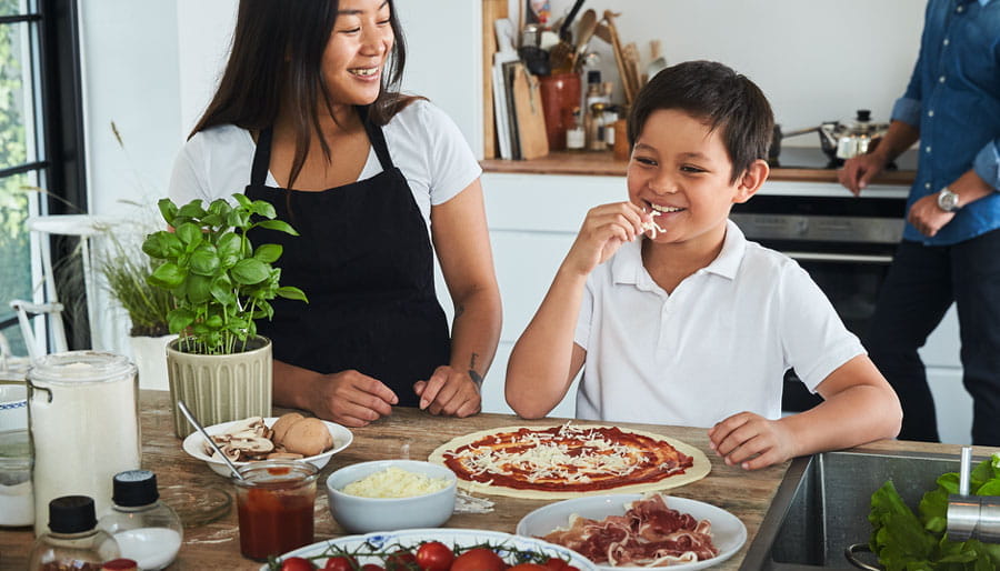 CH_family_pizza_2-900-514